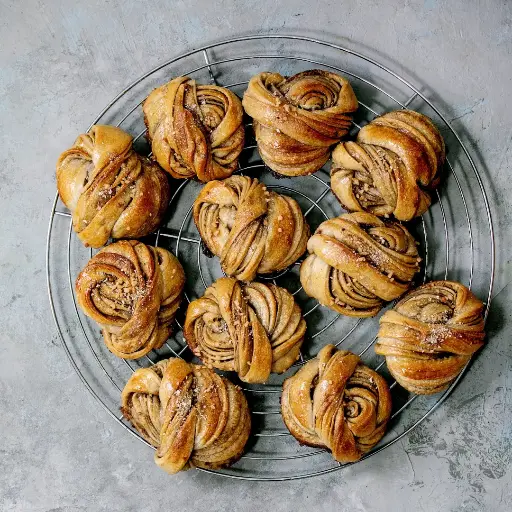 Cardamom Buns 2s